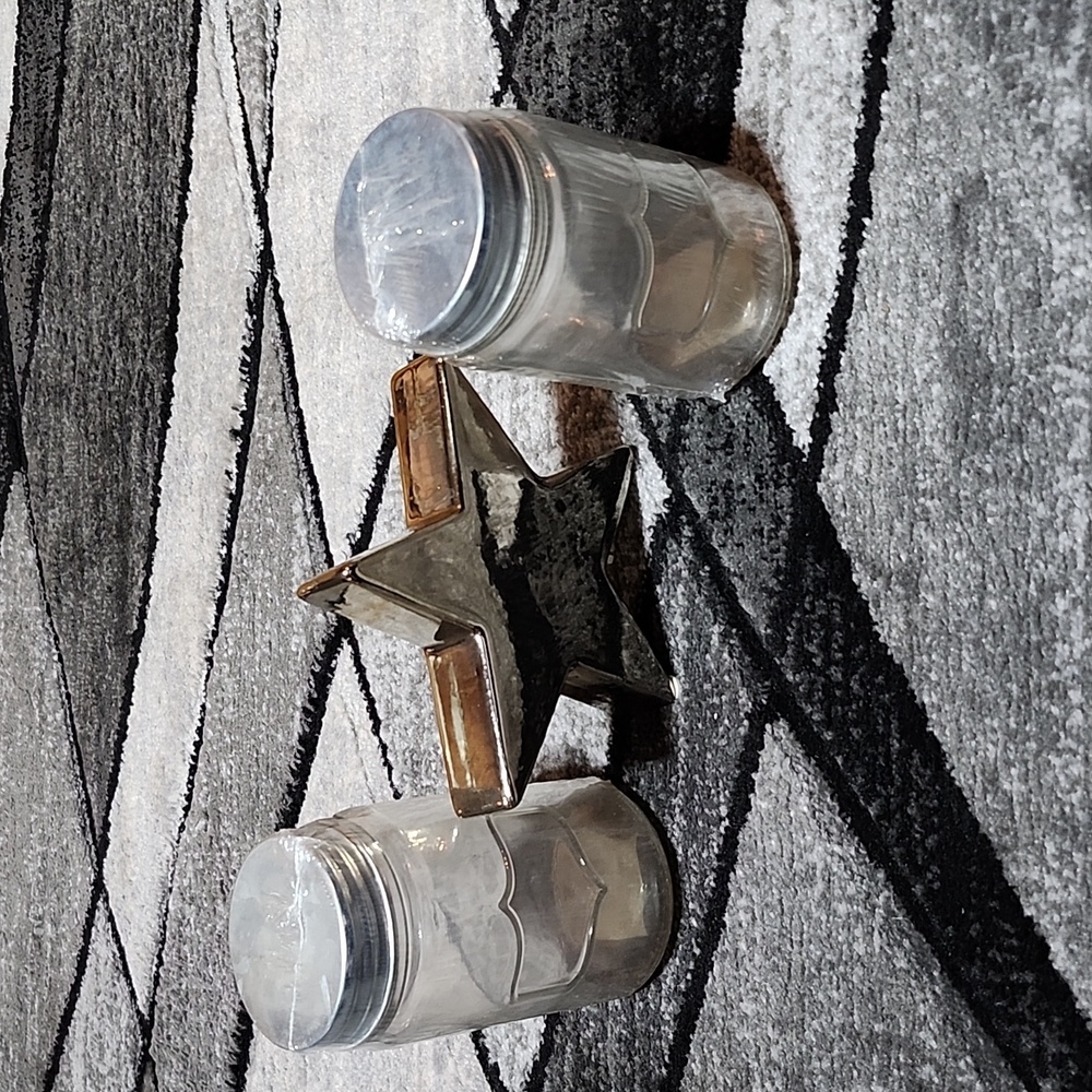 CLEAR DRY FOOD SAFE JARS & SILVER STAR DECOR BUNDLE